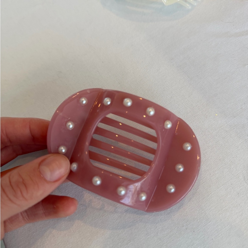 Elegant Pink Hair Clip with Pearls